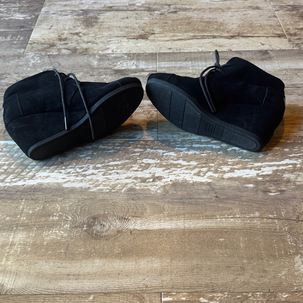 TOMS Desert Ankle Boots Black Suede Chukka Lace Up Wedge Heels Women’s 7.5 - Picture 7 of 8